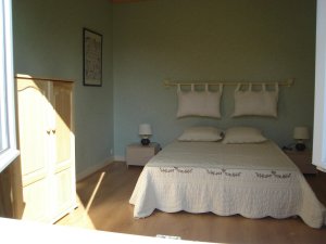 Camaret - Appart(haut) rue Antoine - Chambre avec lit 2 places