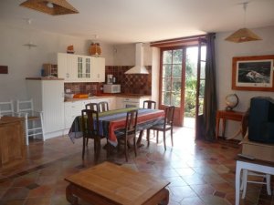 Telgruc - G�te de Kerdrein - Cuisine - Salle � manger