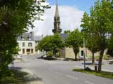 Roscanvel, Presqu'ile de Crozon Finister, l'glise et la place du village