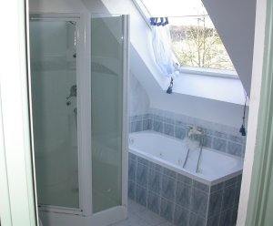 Crozon - Maison � l'Aber - Salle de bains avec baignoire-jacuzzi