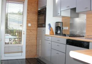 Camaret - Maison Hauts de Camaret - La cuisine au rez-de-chauss�e