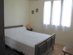 Crozon - Maison rue Chateaubriand - Chambre lit 2 places au RdC