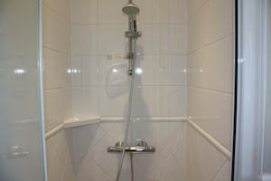 Crozon - Maison Cornic � Morgat - douche