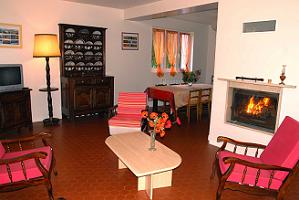 Crozon - Maison impasse Coz Douar - Salle � manger, salon, chemin�e