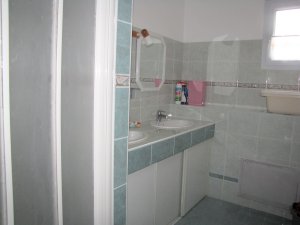 Camaret - Maison rue Moulin Cass - Salle d'eau au rez-de-chausse