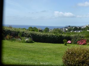 Telgruc - Maison Goul Ar Roz - vue de la terrasse : la baie de Douarnenez