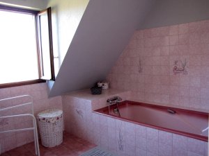 Crozon - Maison de Kersigu�nou - Salle de bains � l'�tage