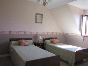 Crozon - Maison de Kersigu�nou - Autre chambre avec 2 lits 1 place