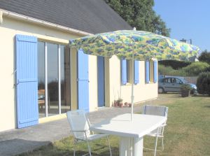 Roscanvel - Maison vue sur mer - Fa�ade avec vue sur la rade de Brest