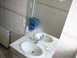 Telgruc - Maison de Pen-ar-Hoat - Salle de bains avec cabine de douche
