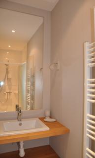 Crozon - Maison Penhat - salle de bain de la chambre 1