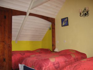 Crozon - Maison au Portzic - Chambre  l'tage - 3 lits 90