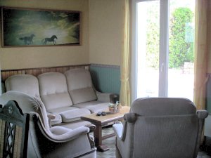 Crozon - Maison rue Poulpatr� - Coin salon donnant sur la terrasse