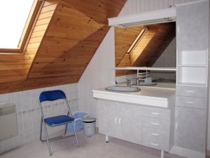 Crozon - Maison de Ranv�dan - Salle de bain avec baignoire � l'�tage