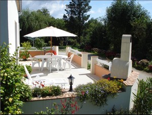 Crozon - Maison de Ranv�dan - Terrasse fleurie avec barbecue