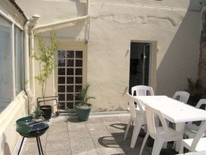 Camaret - Maison sur le port - Terrasse,  l'arrire, avec salon de jardin