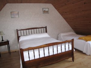 Camaret - Maison de Rigonou - Chambre � l'�tage (lit 2 pl + lit 1 pl)