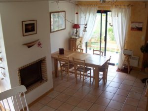 Maison - Saint-Nic - Salle &agrave; manger