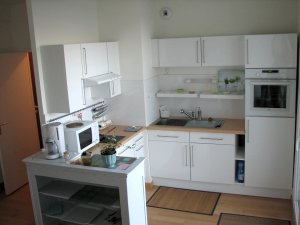 Crozon - T2 � Morgat (n�12) - Cuisine am�nag�e avec vue sur mer