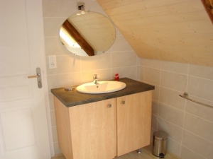 Crozon - Penty 'Chez Germaine' - salle de bain � l'�tage