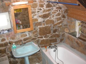Crozon - Penty  Dinan (Q) - Salle de bains au rez-de-chausse