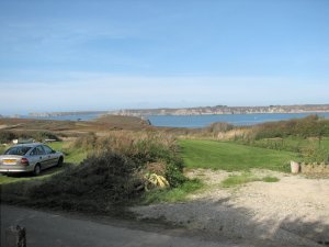 Crozon - Penty de Kerguill� - Vue sur la mer et la pointe de Penhir