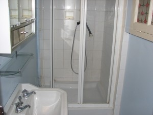 Crozon - Penty � Landaoudec - Salle d'eau au RdC