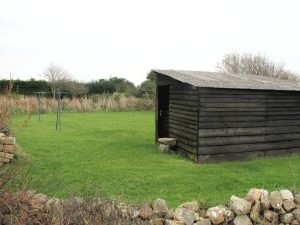 Crozon - Penty � M�nesguen - Terrain de 400m� avec cabane de jardin