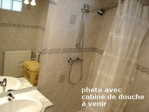 Telgruc - Penty de Pen-ar-Hoat - Salle d'eau au RdC avec cabine de douche