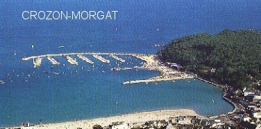 CROZON, Presqu'ile de Crozon, la baie de Morgat et le port de plaisance